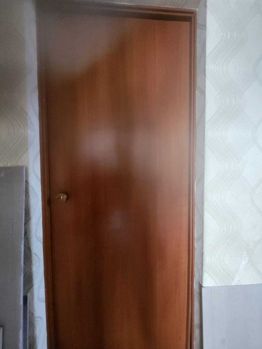 продам межкомнатные двери бу
