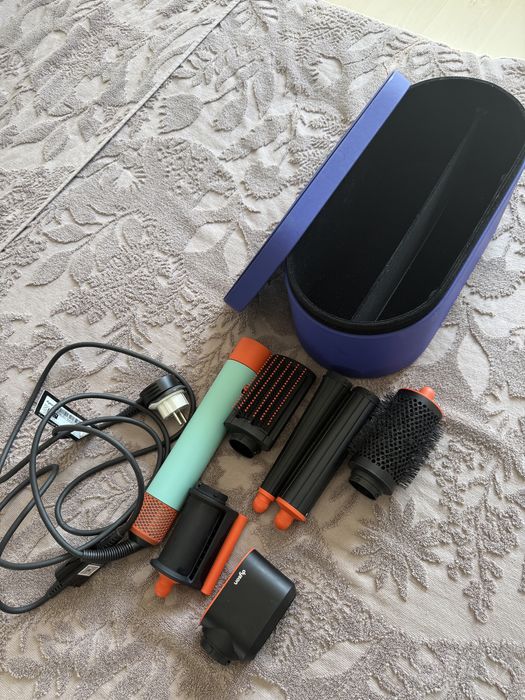 Dyson стайлер для длинных волос практически новый