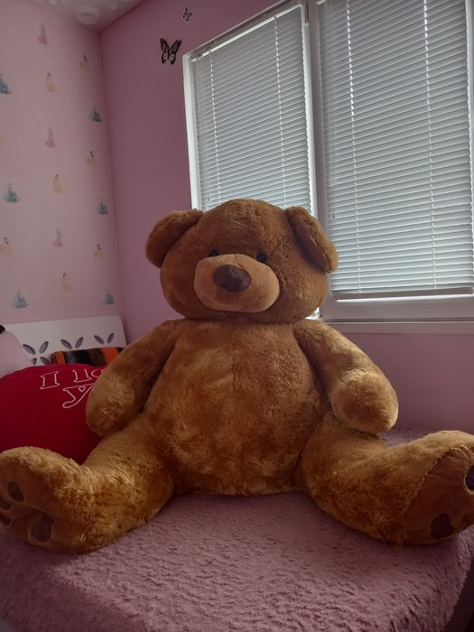 Голямо плюшено мече