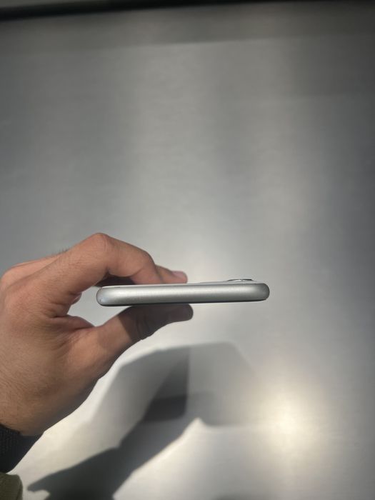 Iphone 11 white 128 gb