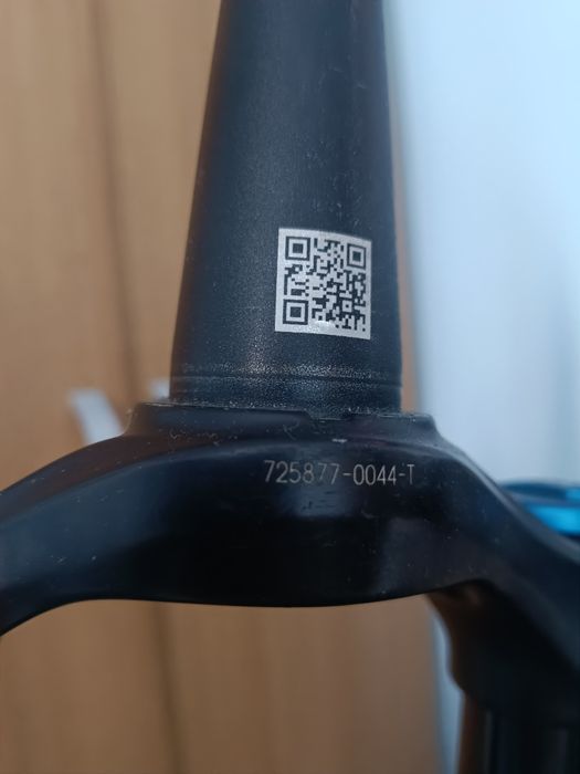 Furcă Fox 34 rhythm 150mm