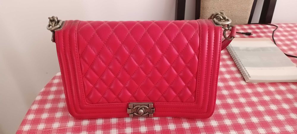 Продавам чанта тип Шанел