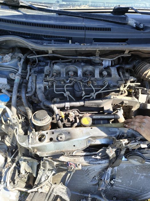 Продавам на части Тойота Корола Версо 2006г 2.2Д4Д 136кс