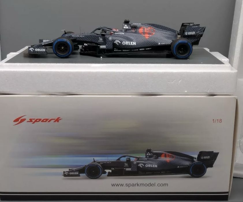 Machete  formula 1 f1 1/18Alfa romeo Ferrari C39 C41 minichamps spark