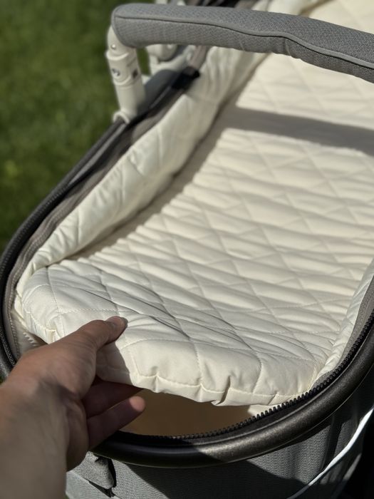 Продам коляску Teknum