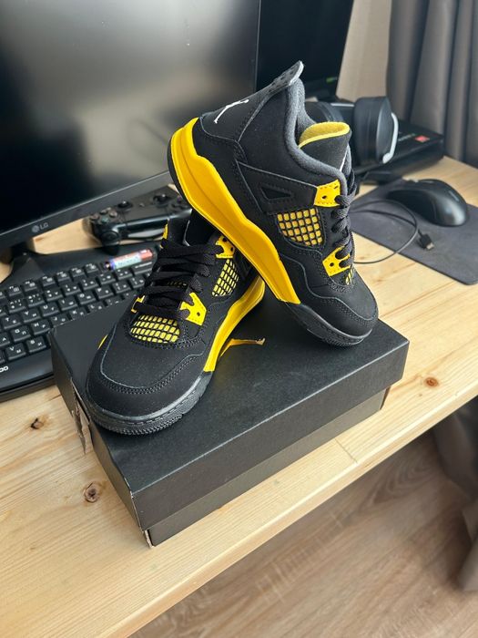 Air Jordan 4 Retro PS 'Thunder'