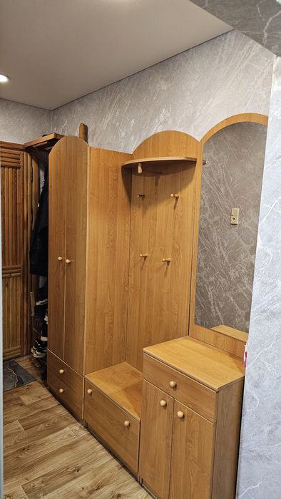 Продам прихожку срочно