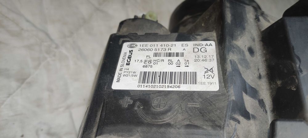 Фар за Renault Trafic III 2014/ляв