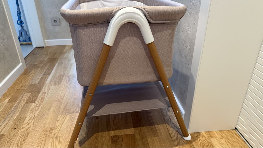 Кошче за новородено next to me