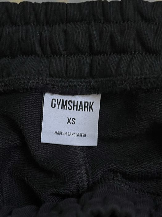 Черные шорты GYMSHARK