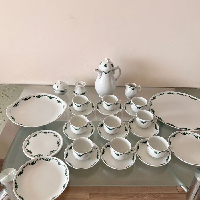 Alt Fürstenberg “Schlossgarten – Grüne Ranke” – кафе сервиз за 9 души