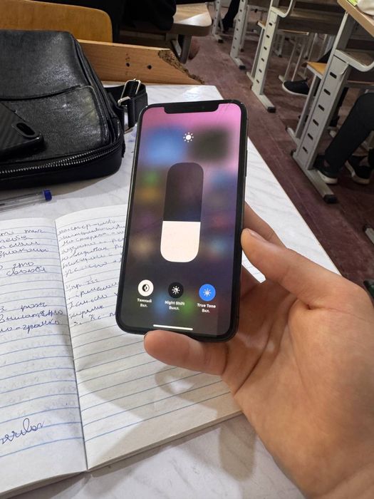 Iphone xs black ll/a. Region