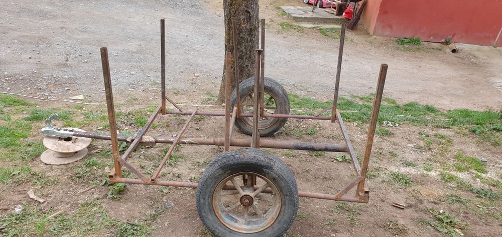 Vând remorcuța după mașina sau jeep