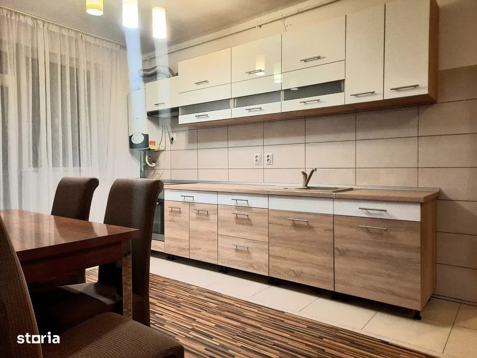 Apartament cu 3 camere, etaj intermediar, balcon, zona Eroilor — fotografia 1