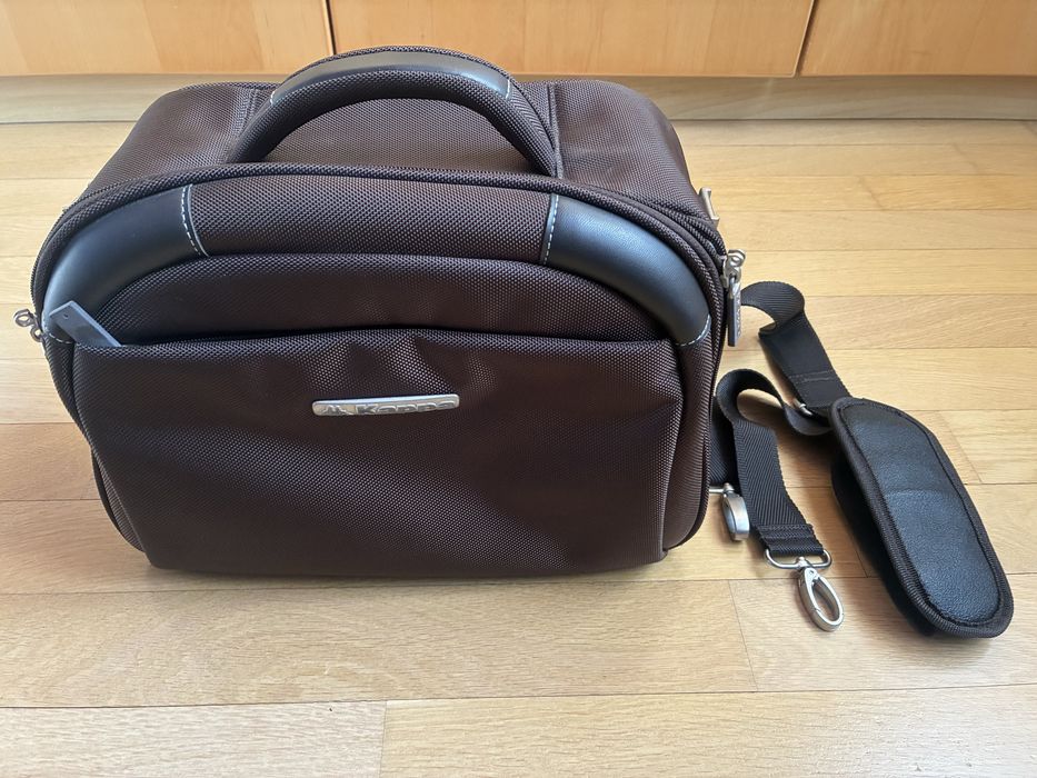 Geanta noua Kappa cosmetice