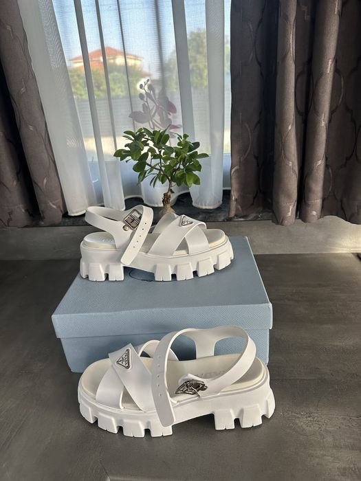 Prada уникални дамски сандали