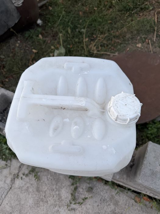 Продам конистры 30л.