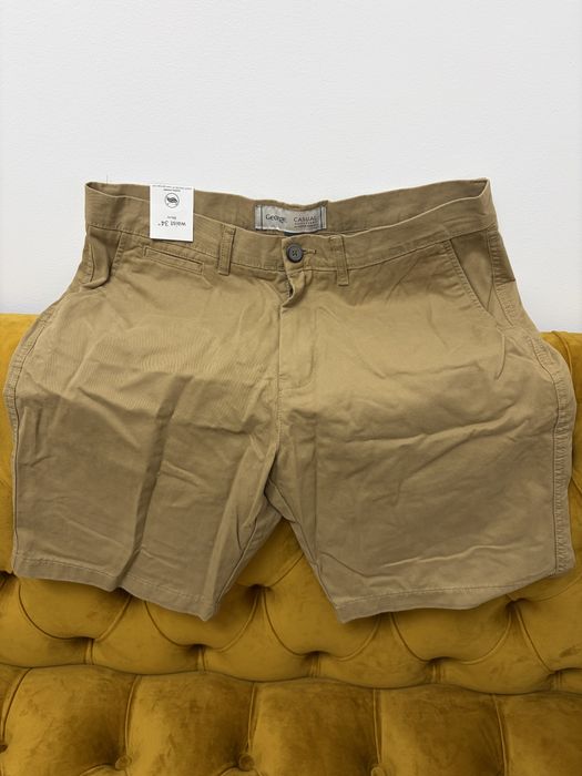 Pantaloni scurti noi