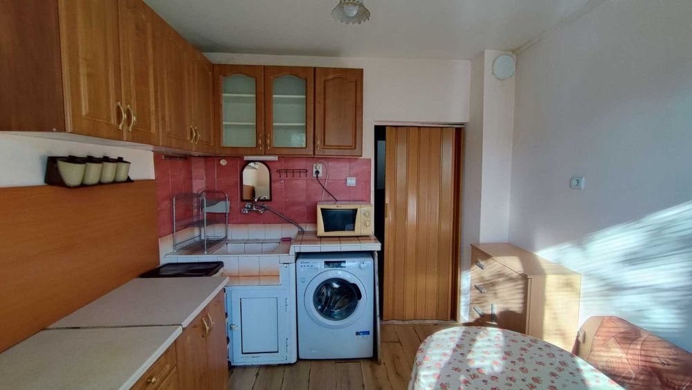 Дава се под наем Двустаен апартамент в Велико Търново, Център - 40 кв.м за 255 € - Снимка #1