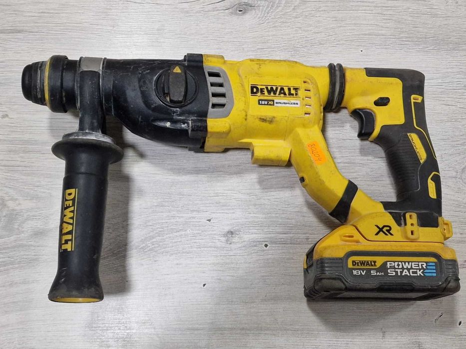 Акумулаторен перфоратор DeWalt XR DCH263P1, 18V, 3J, черно-жълт