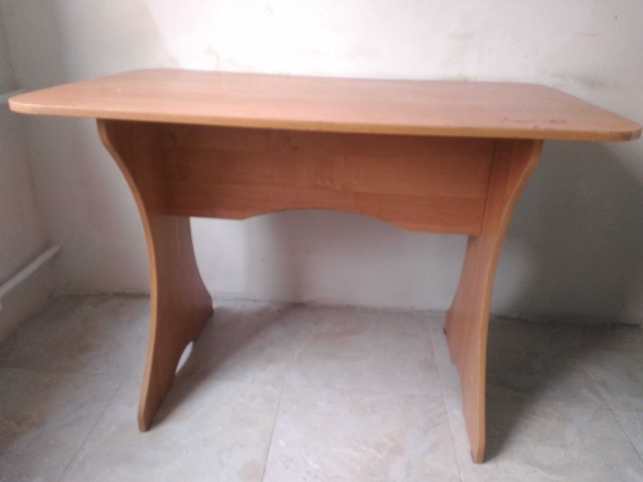 Стол кухонный + скамейки только сегодня за 15000