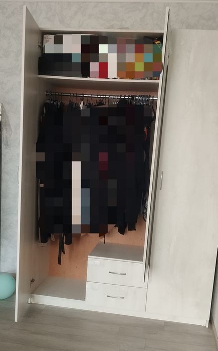Продам шифонер с зеркалом