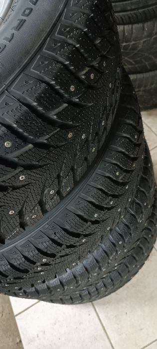 215/70/16R новые !