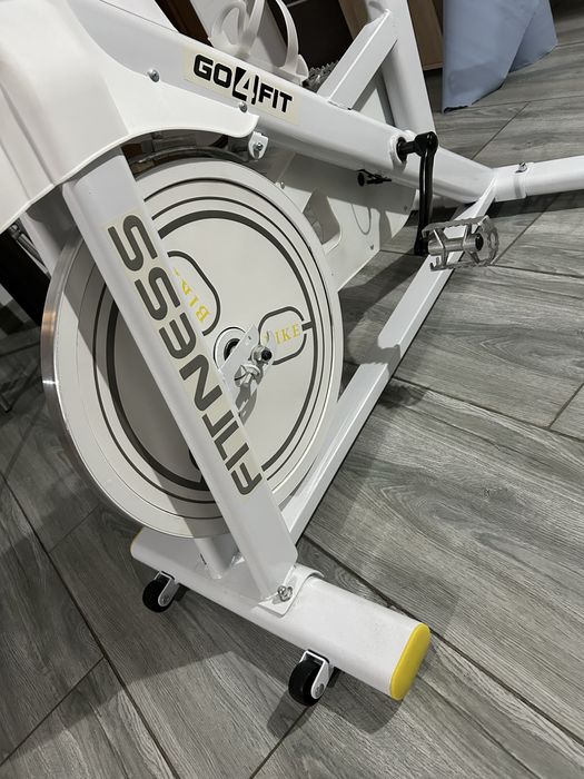 Bicicletă Spinning Magnetică GO4FIT GF200, volantă 10 kg, stare impecabilă
