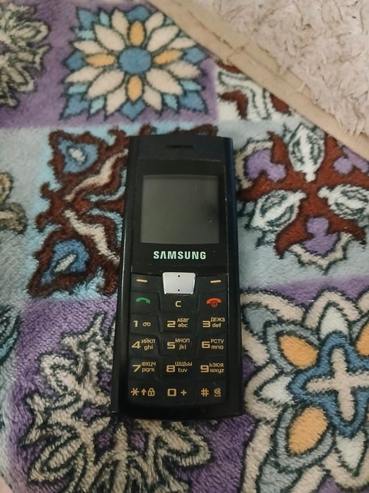 Продам телефоны старые