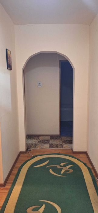 De vânzare Apartament decomandat cu trei camere
