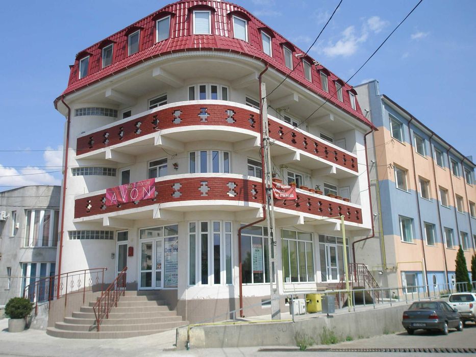 Apartament cu 3 camere de inchiriat