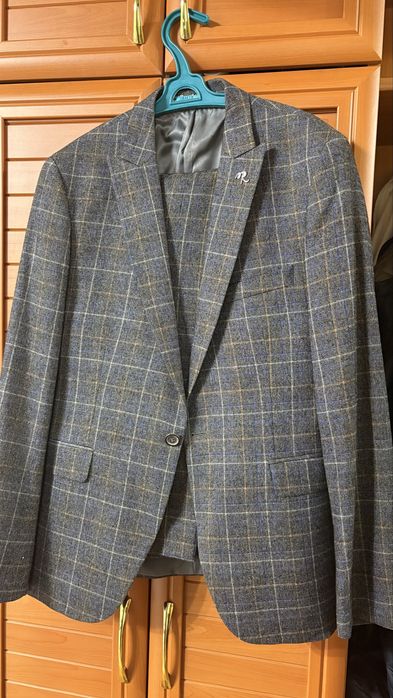 Продам костюм двойку  Imir