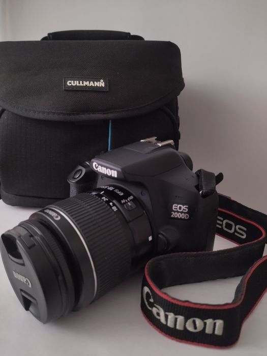 Фотоаппарат Canon 2000d