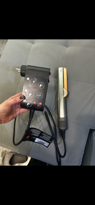 Сешоар-преса Dyson Arstrait HT01