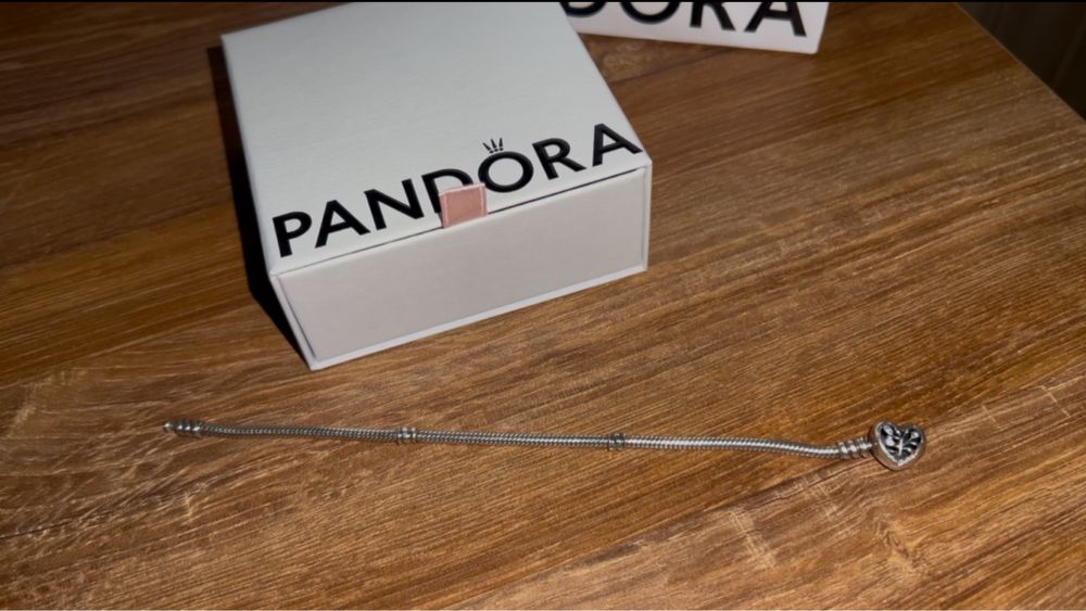 Гривна Пандора