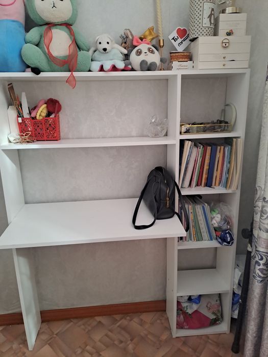 Продам книжную полку