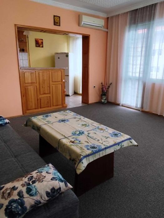 Дава се под наем Етаж от къща в Аксаково - 89 кв.м за 357 € - Снимка #1