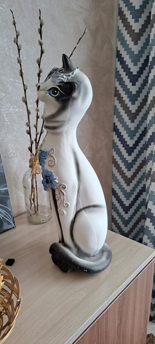 Продам статуэтку кошки