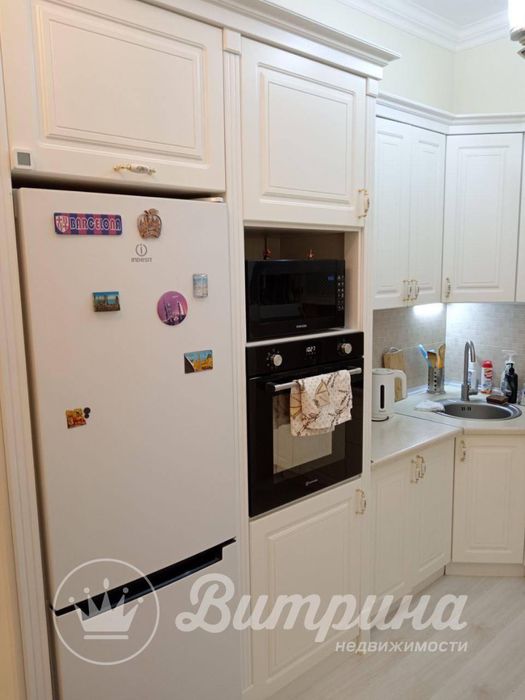 Продаётся 2/4/4 на Ойбеке, госпитальном