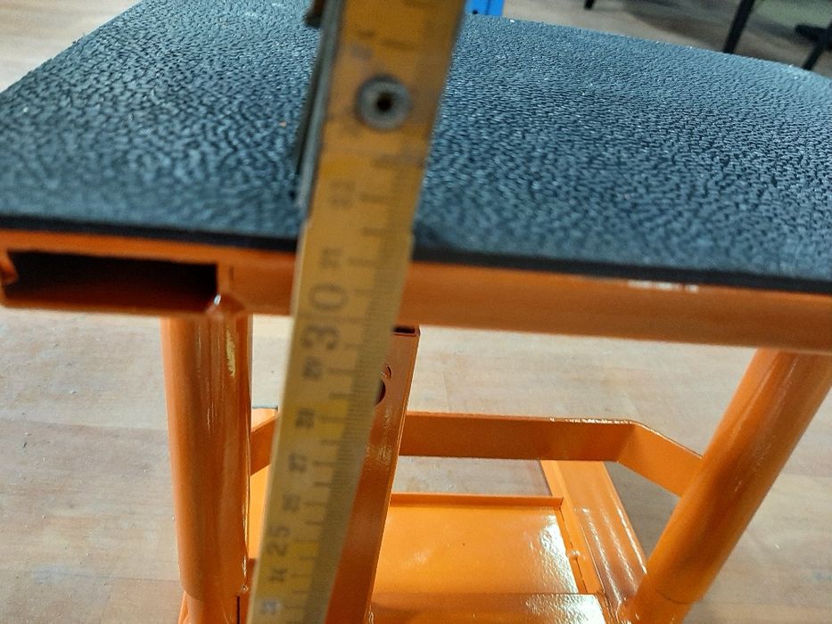 Стайка за кросов мотор 70 лева нова продава .