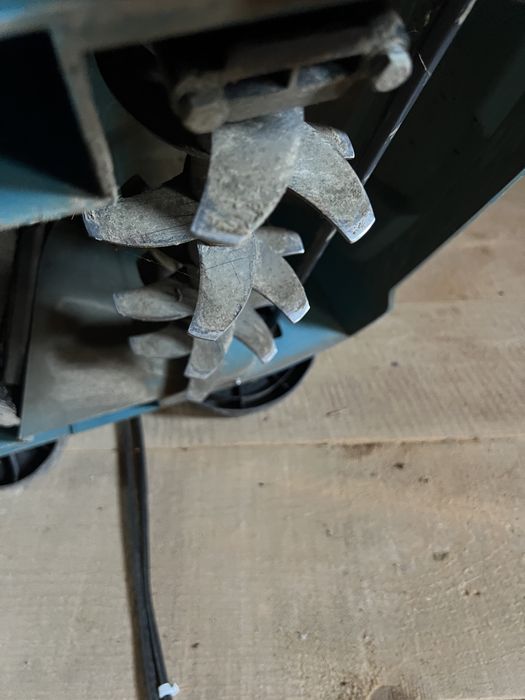 Scarificator Makita UV3200