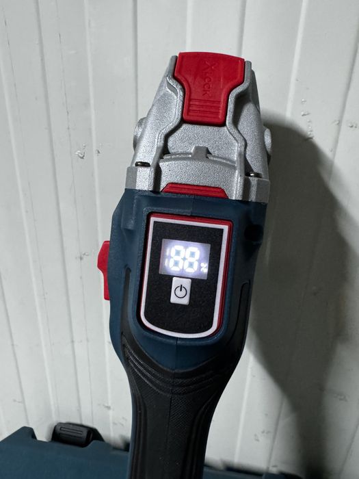 Bosch impact + flex cu afisaj acumulatori