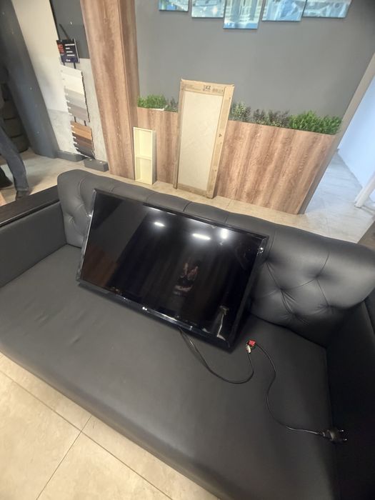 Телевизор LG буу