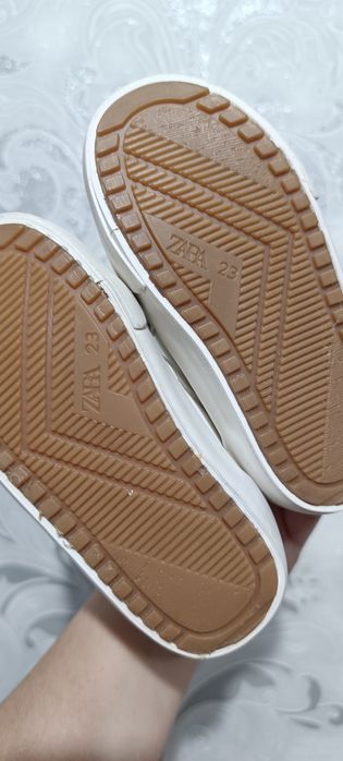 Продаются кроссовки детские