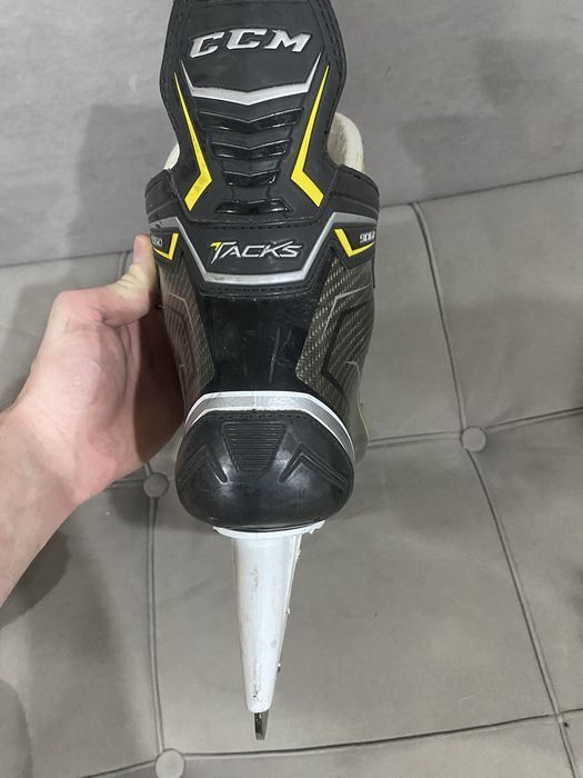Коньки CCM TACKS 9060