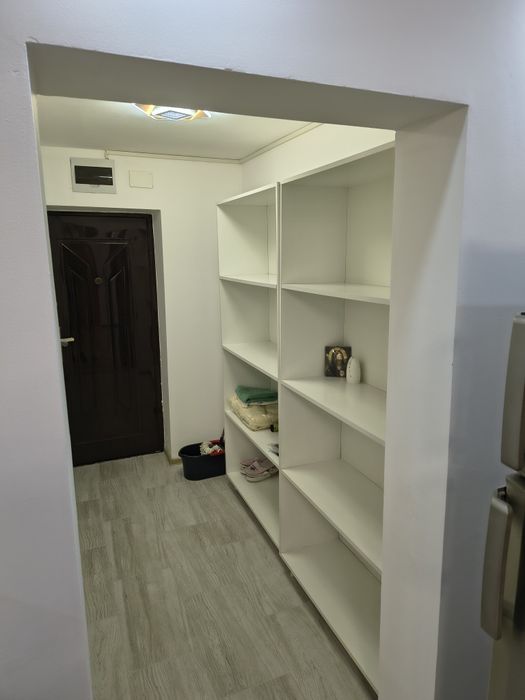Închiriez apartament cu o camera