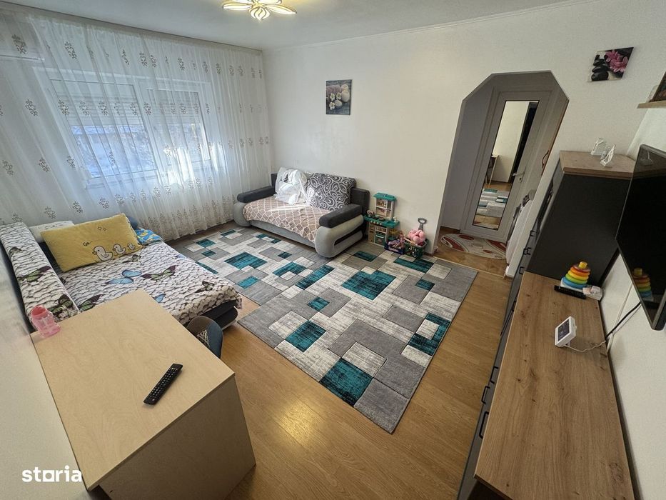 Apartament 2 camere zona Poarta 6 Renovat Complet cu Centrala si Parca