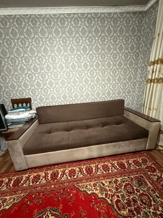 Продам диван размер 2,29 раскланой в хорошем состояние