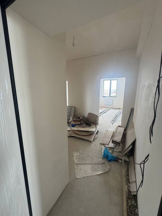 Сергили метрони 4чи бекатига 100метр 2х 3этаж 57ква 48900д