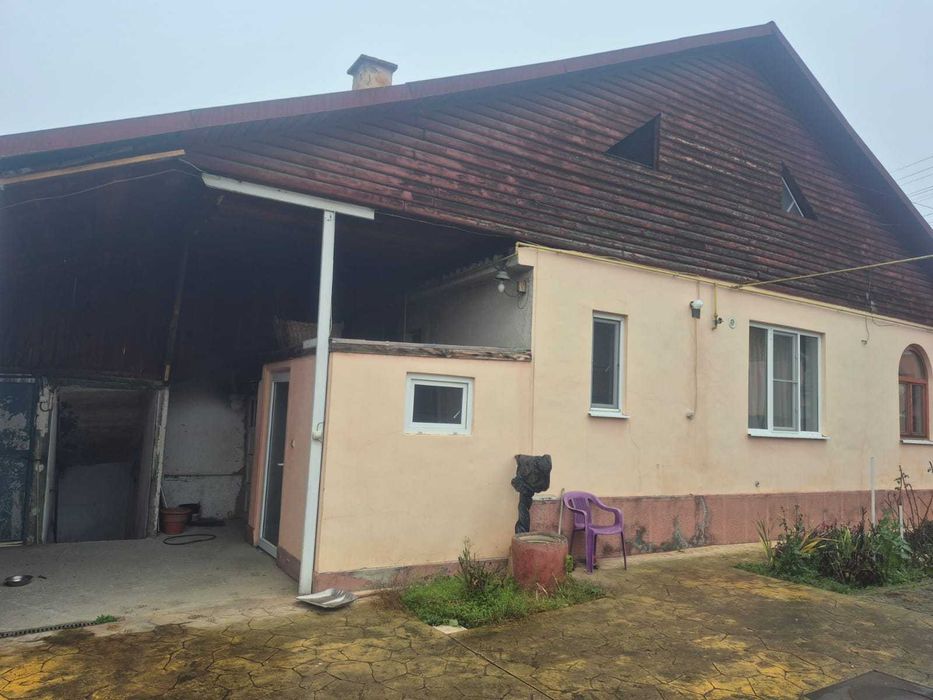 Casa cu teren de vanzare